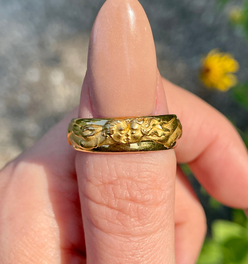 Vintage yellow 18K gold Carrera y Carrera Infinito El Beso lovers band, size 7.5