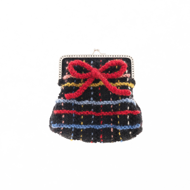 1072P-BK Plaid Clasp Pouch.jpg