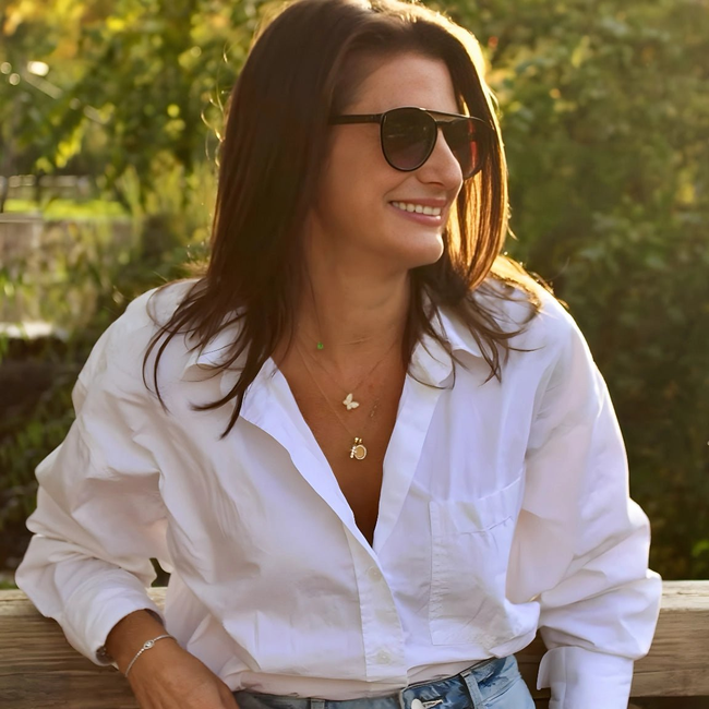 Amelia-Polarized-gallery-54858373595429
