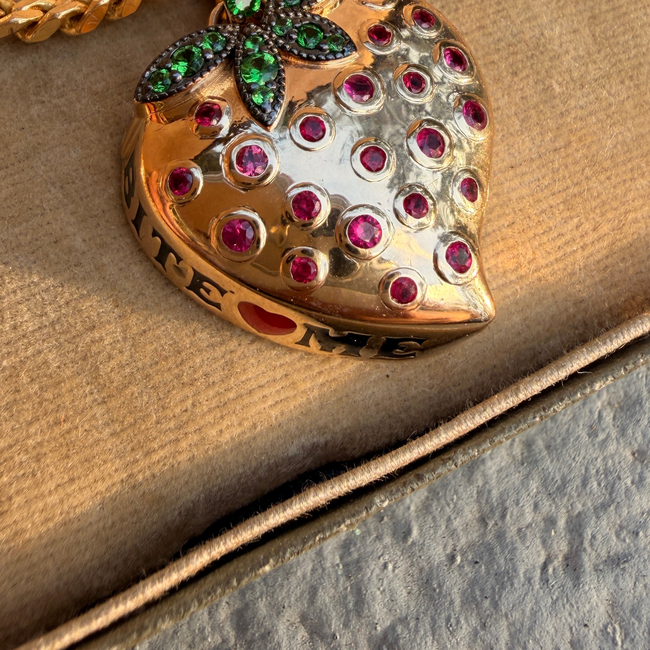 3GOG Original Bite Me Berry Pendant-gallery-56779616158011