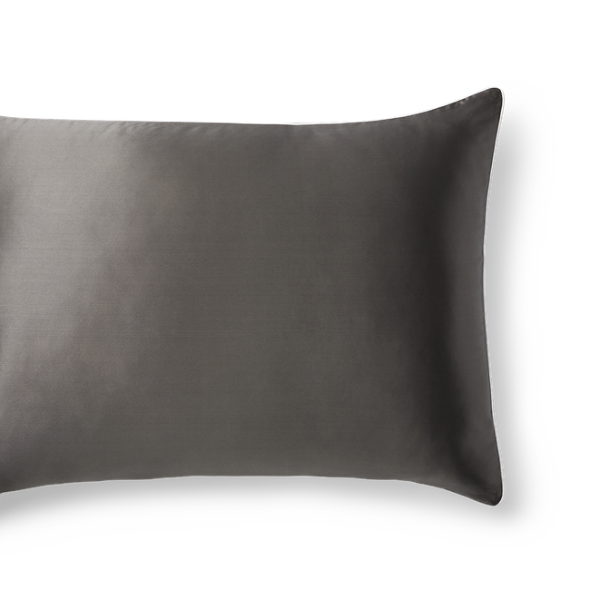 221107_Kailusilk_Pillow_CharcoalWhte_1516_JC.png