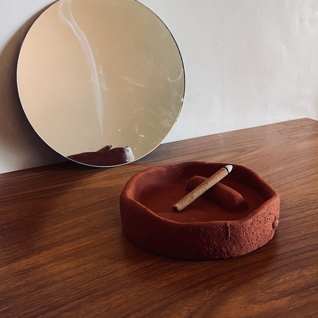 Anwụ̀rụ̀ Incense holder-gallery-52679147913490