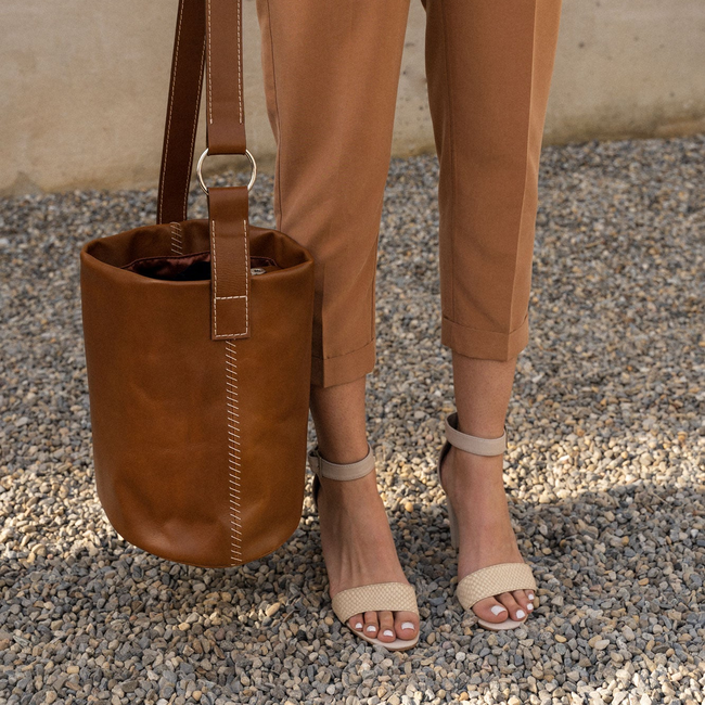 706 Bucket Bag in Cinnamon-gallery-6860330565699