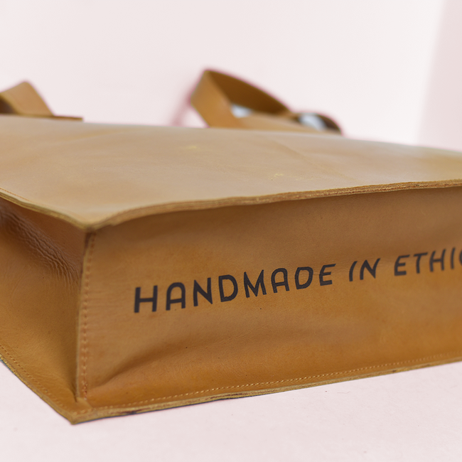 Large Leather Handbag with Laptop Divider-gallery-33207324573762