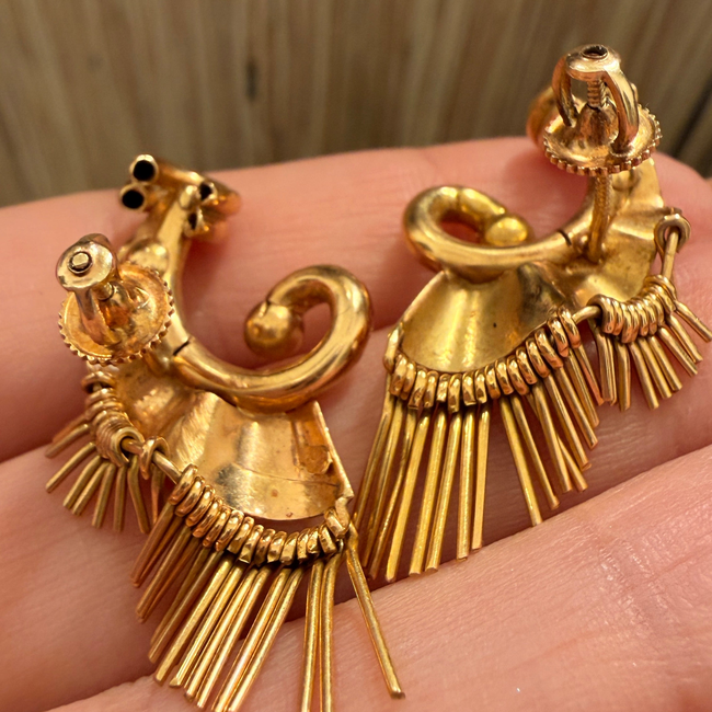 Vintage rosy yellow 18K retro era fringe swirl post screwback earrings-gallery-56907969495355