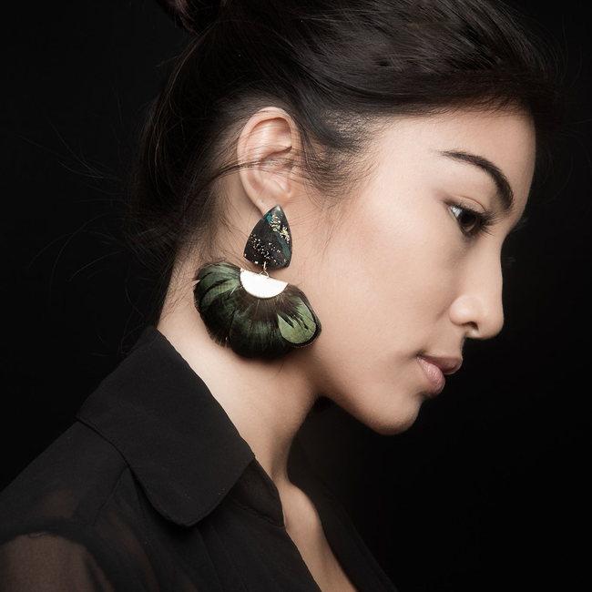 Venus Earring in Black with Peacock Fan-gallery-38066541822104