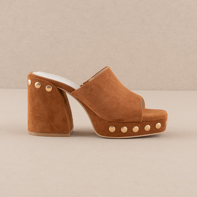 The Leona | Caramel Studded Platform Heel-gallery-36397646151857