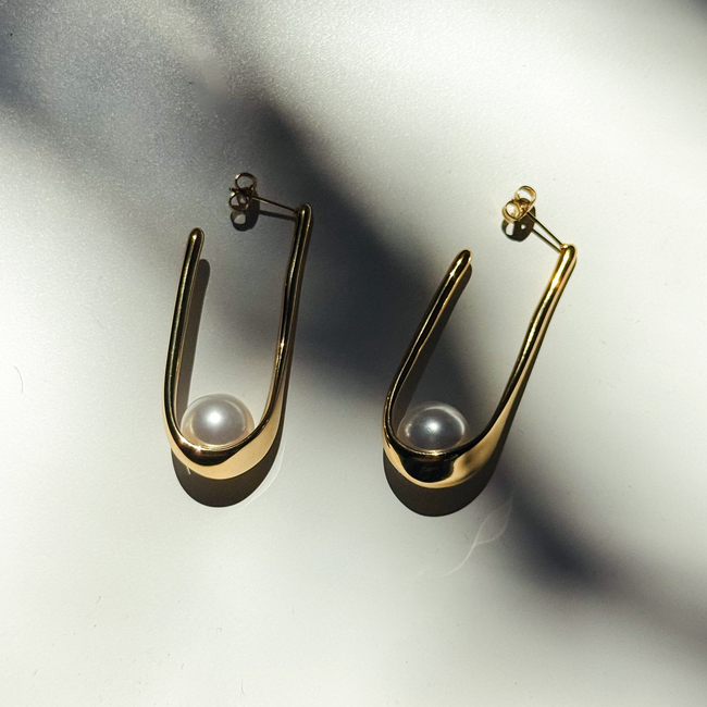Sculptural Pearl Earrings-gallery-33437891788875
