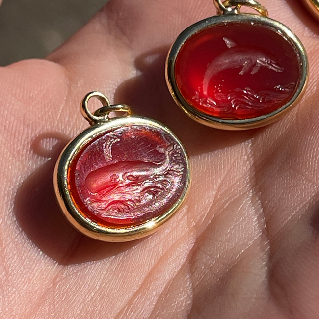 Vintage yellow 18K carved carnelian aquatic animal pebble pendants-gallery-53189500895547