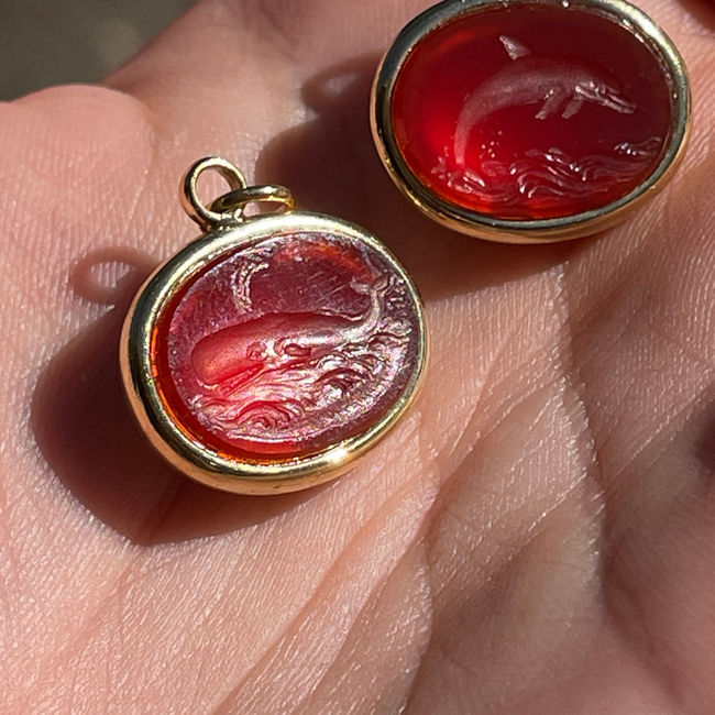 Vintage yellow 18K carved carnelian aquatic animal pebble pendants-gallery-53189500895547