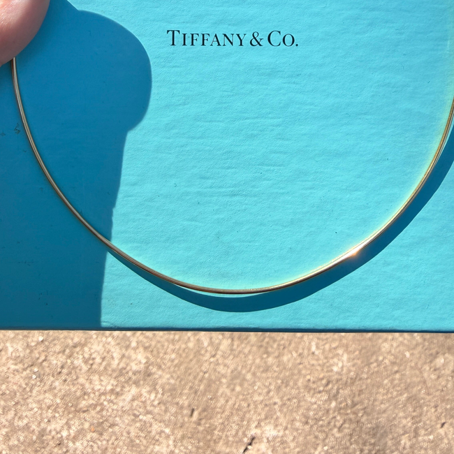Vintage yellow 18K Tiffany and Co Elsa Peretti wire collar necklace with pear cut bezel set diamonds-gallery-56832168919355