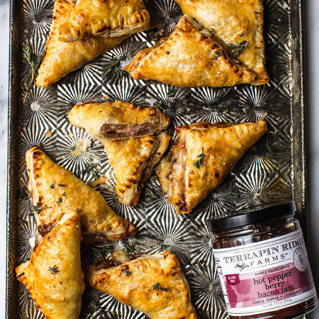 Hot Pepper Berry Bacon Jam-gallery-31064212439105