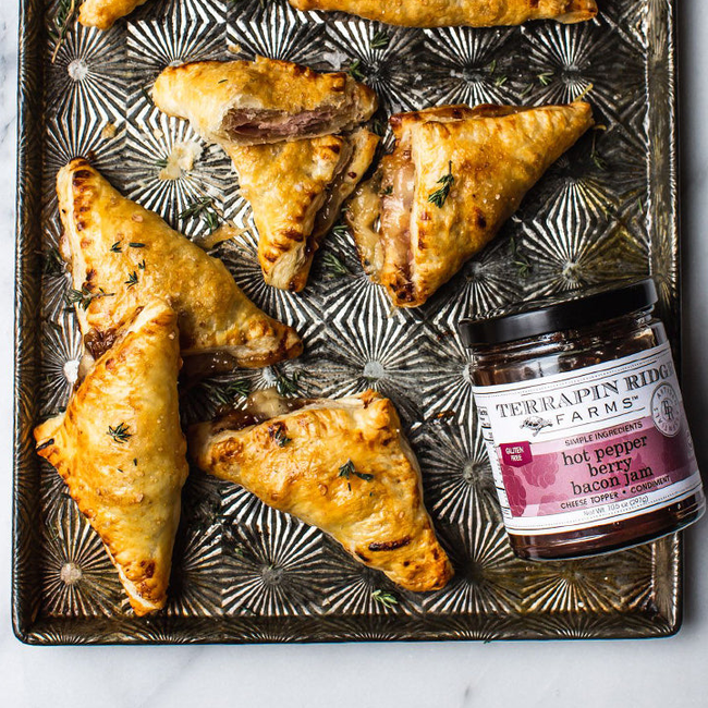 Hot Pepper Berry Bacon Jam-gallery-31064212439105