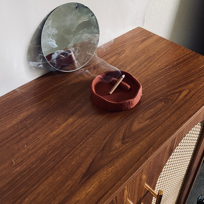 Anwụ̀rụ̀ Incense holder-gallery-52679147749650