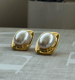 Big Pearl Rectangle Earrings