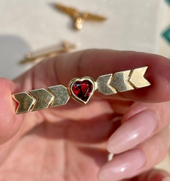 Vintage yellow 14K bezel set red garnet heart pin, 1.5 inch