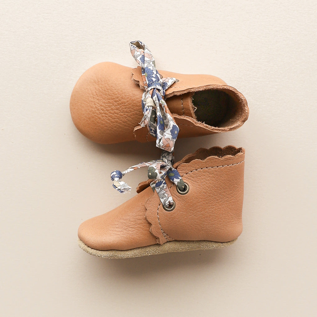 Scalloped Leather Baby Girl Boots in Caramel-gallery-48586575413568