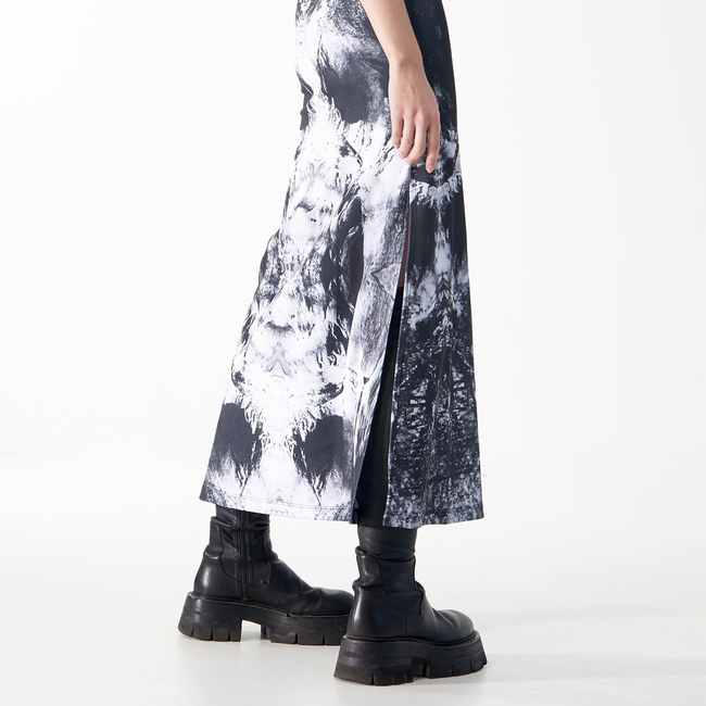 Babs Body-hugging Midi Skirt - Black/White Nature Print Design-gallery-40066469396776