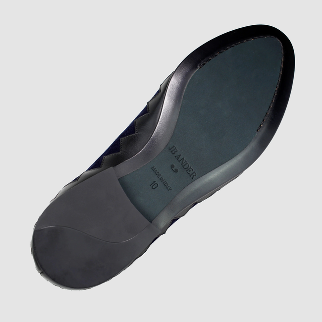 Tuxedo Slipper-gallery-43066872496348