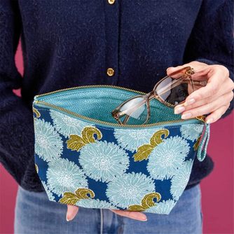 Chrysanthemum Flower Pouch Medium