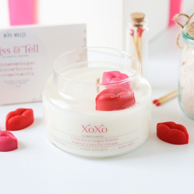 XOXO Candle - Hand-Poured 10 oz Soy Candle with Lips Embellishments-gallery-33336608522310