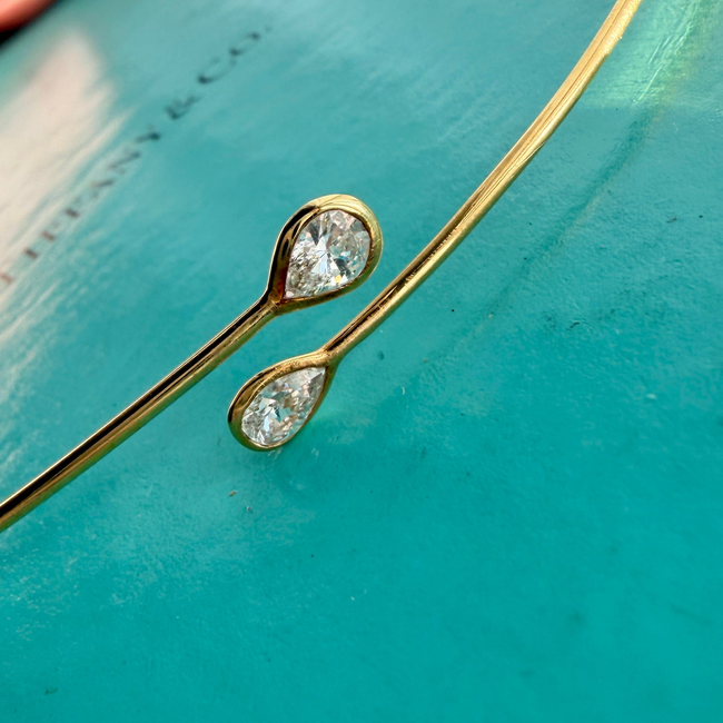 Vintage yellow 18K Tiffany and Co Elsa Peretti wire collar necklace with pear cut bezel set diamonds-gallery-56832169017659