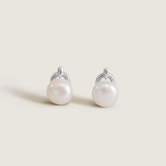 5X7_lowres_rosepearlearrings_ecom_2-4.webp