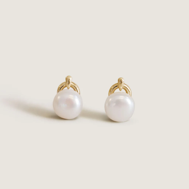 5X7_lowres_rosepearlearrings_ecom_gold.webp