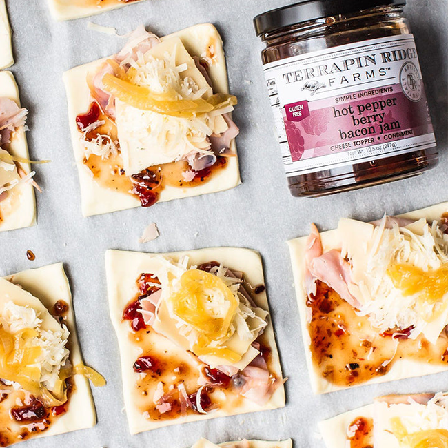 Hot Pepper Berry Bacon Jam-gallery-31064212373569