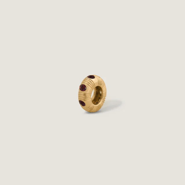 5x7_LOWres_anniversarybirthstonecharm_garnet_2.webp