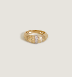 Pavé Ribbed Dome Ring Diamond