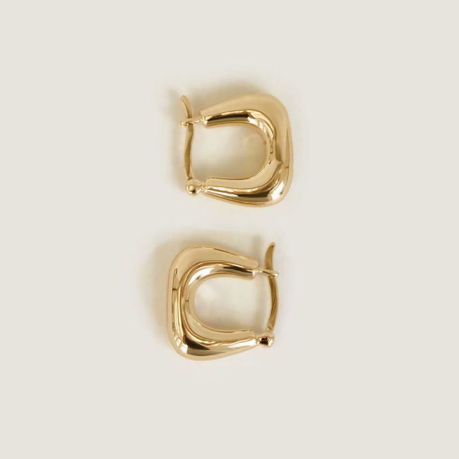 5x7_low_res_14k_solid_gold_ecom_flat_MD_horseshoehoop_earrings_2.webp