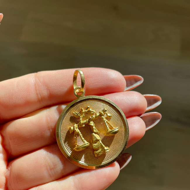 Vintage yellow 18K large UnoAerre Libra statement medallion-gallery-51167873237307