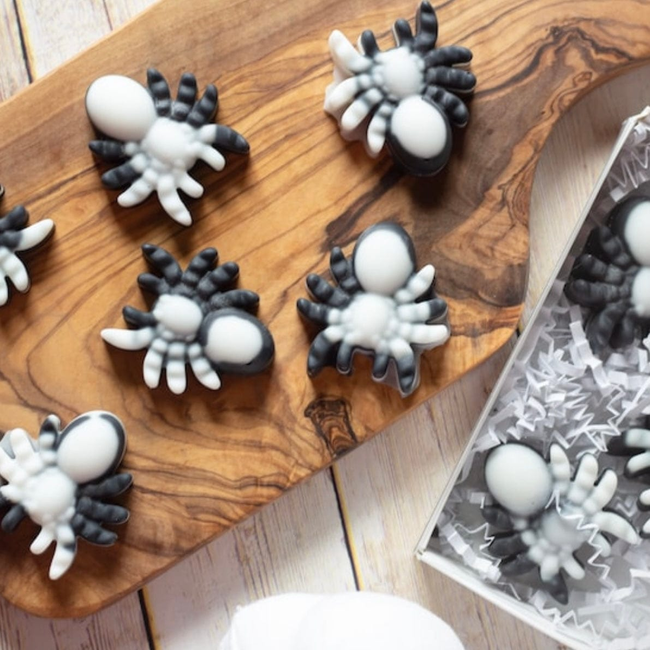 Itsy Bitsy Spider Coconut Wax Melts - Spooky Halloween Scented Delights-gallery-28487598604358