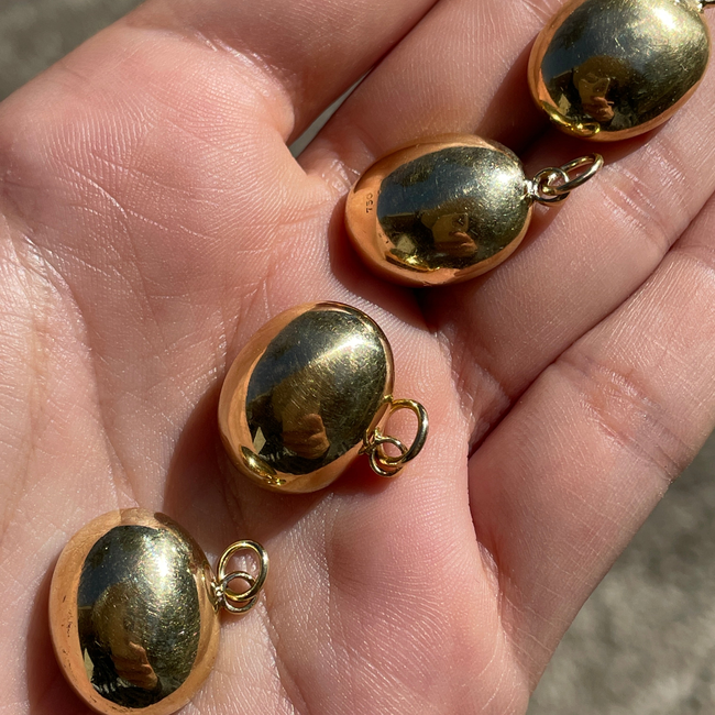 Vintage yellow 18K carved carnelian aquatic animal pebble pendants-gallery-53189521965371