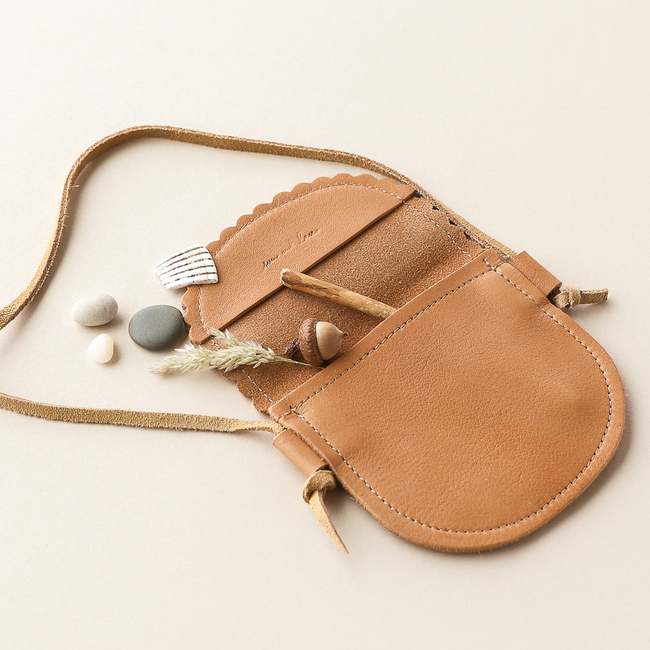 Scalloped Leather Crossbody Kid's Purse in Caramel-gallery-48586545660224