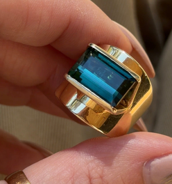 Vintage yellow 14K channel set green tourmaline approx 9.6 ctw statement ring, size 6.75