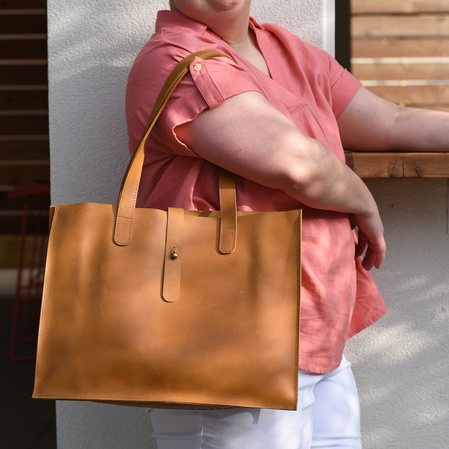 Large Leather Handbag with Laptop Divider-gallery-33207324508226
