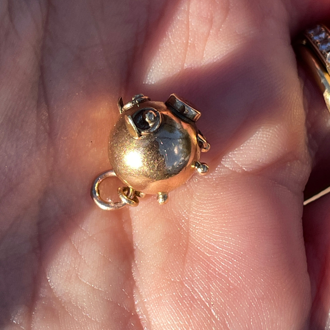 Antique yellow 9K piggy charm-gallery-56198637519163