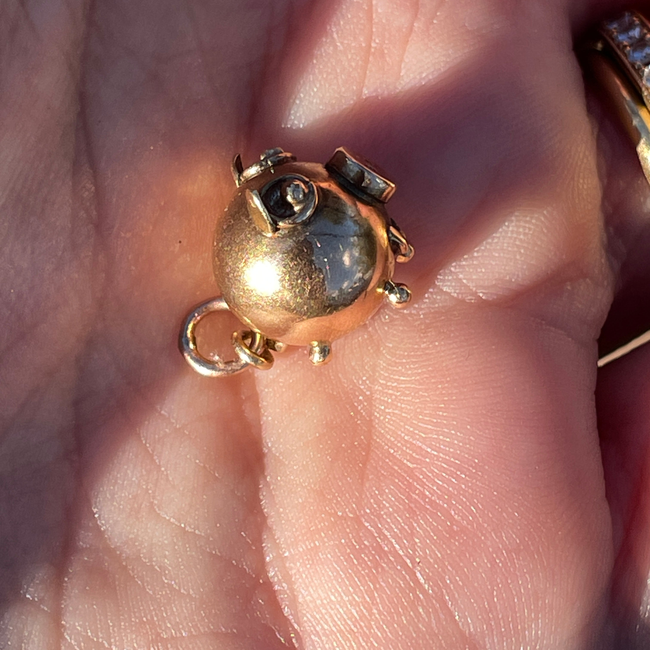 Antique yellow 9K piggy charm-gallery-56198637519163