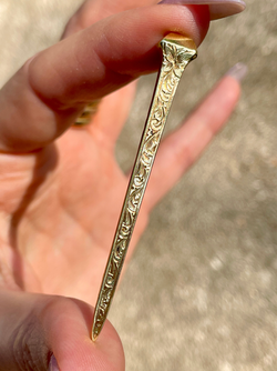 Antique Victorian yellow 14K engraved nail pin, approx 2.5 inch