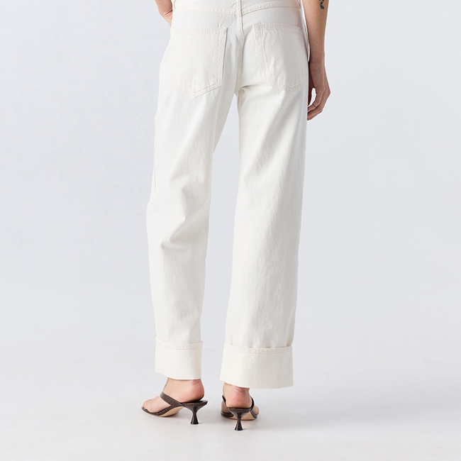 Rosalind <br> White Lotus-gallery-33523934724162