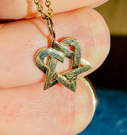 Vintage yellow 14K gold star of david heart charm