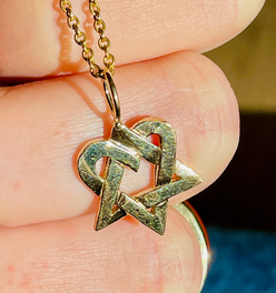 Vintage yellow 14K gold star of david heart charm