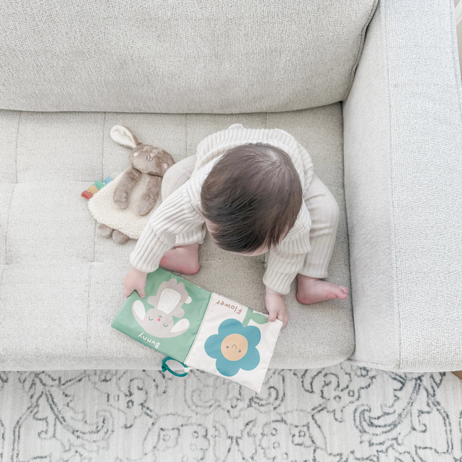 Itzy Learn & Snuggle Gift Set™-gallery-38010821410987
