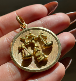 Vintage yellow 18K large UnoAerre Libra statement medallion
