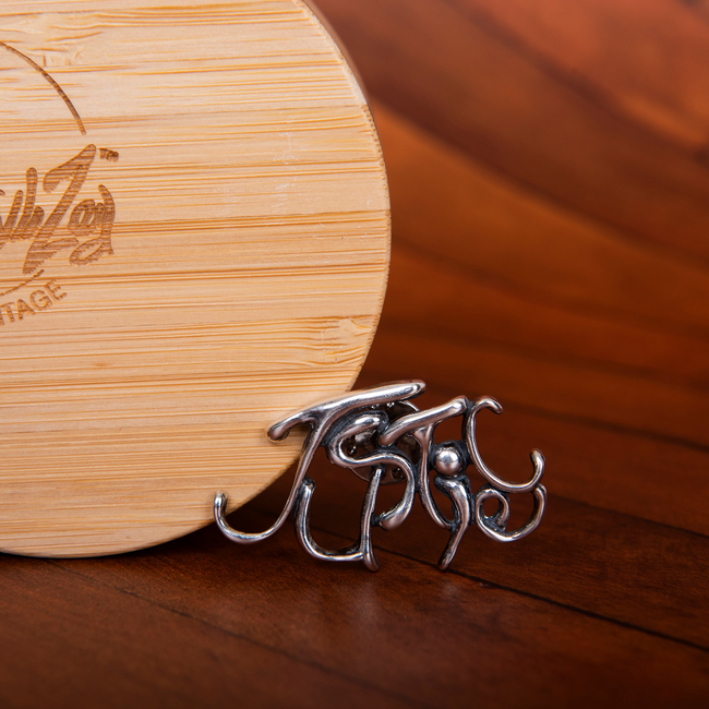 Justice Lapel Pin-gallery-34204527001666