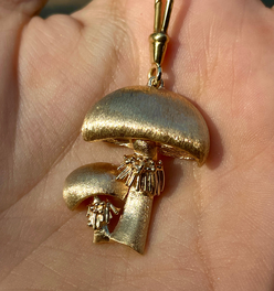 Vintage yellow 14K textured mushroom pendant