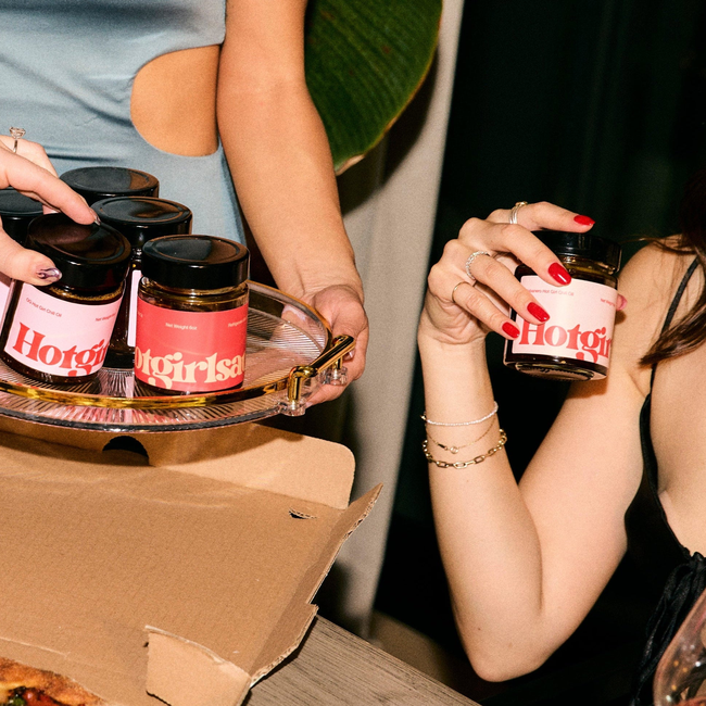 Hot Girl Trio of Chili Oil-gallery-47921512448218