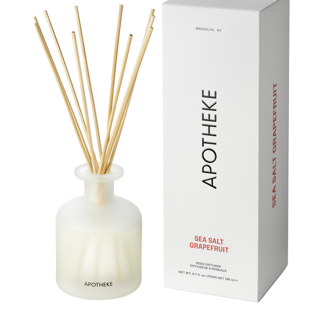 AP04-SG_SeaSaltGrapefruit_ReedDiffuser_NewAngle_woShadow.jpeg